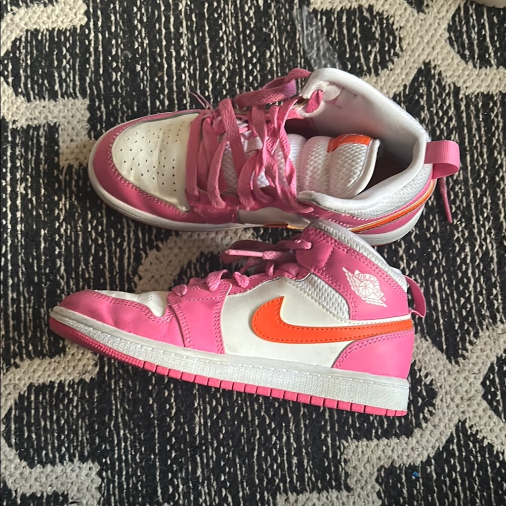 Nike Kids Sneakers in Pink and Orange